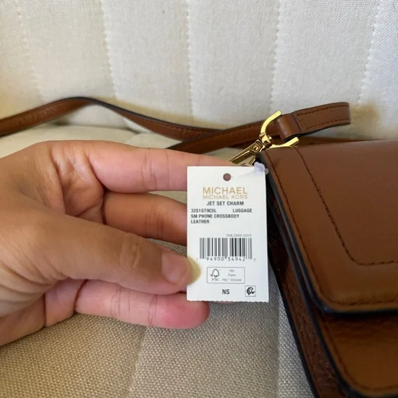 NWT Michael Kors Brown Leather Clutch Crossbody Bag with Removable Strap - Picture 3 of 13